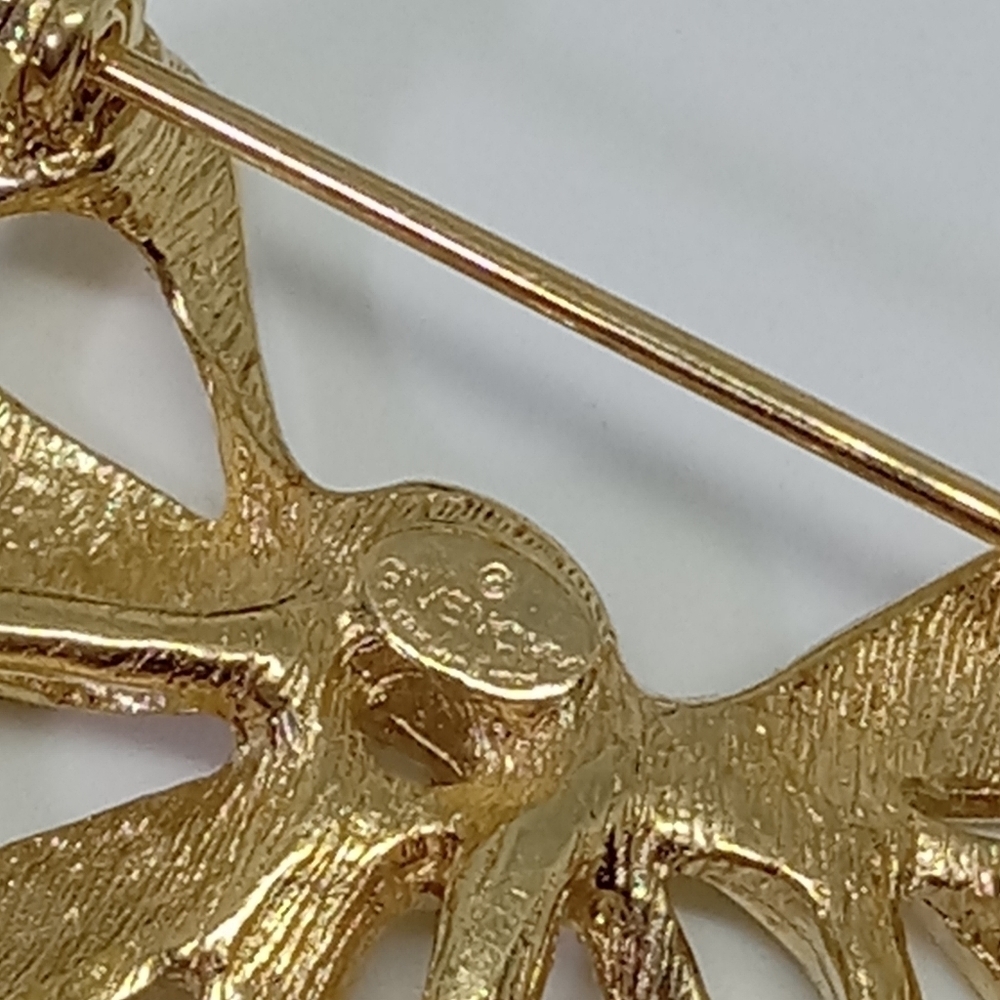 * vintage Givenchy gold tone ribbon bow pin brooch - Picture 5 of 5